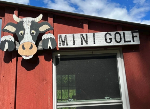 entrance to the mini golf